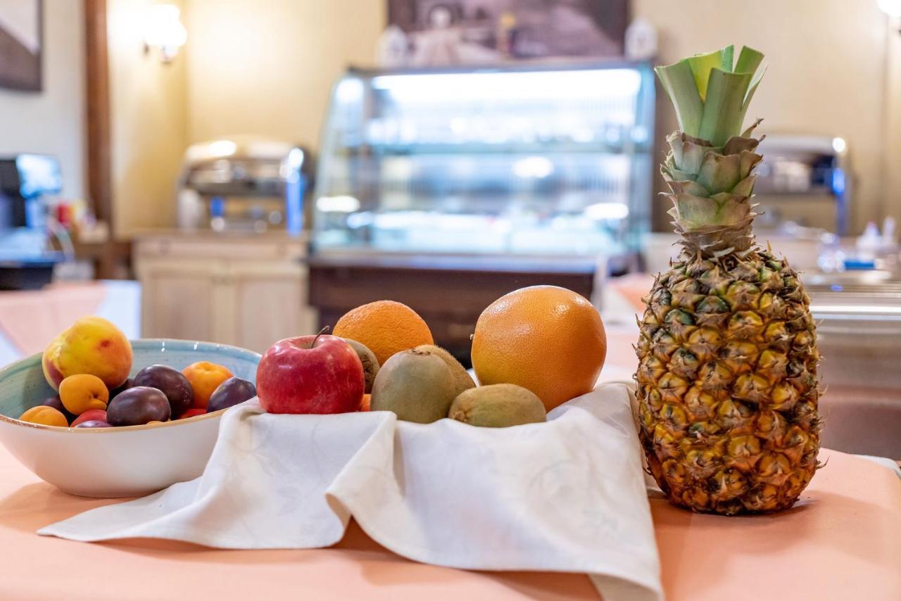 Casa Freya Hotel Busteni Ngoại thất bức ảnh