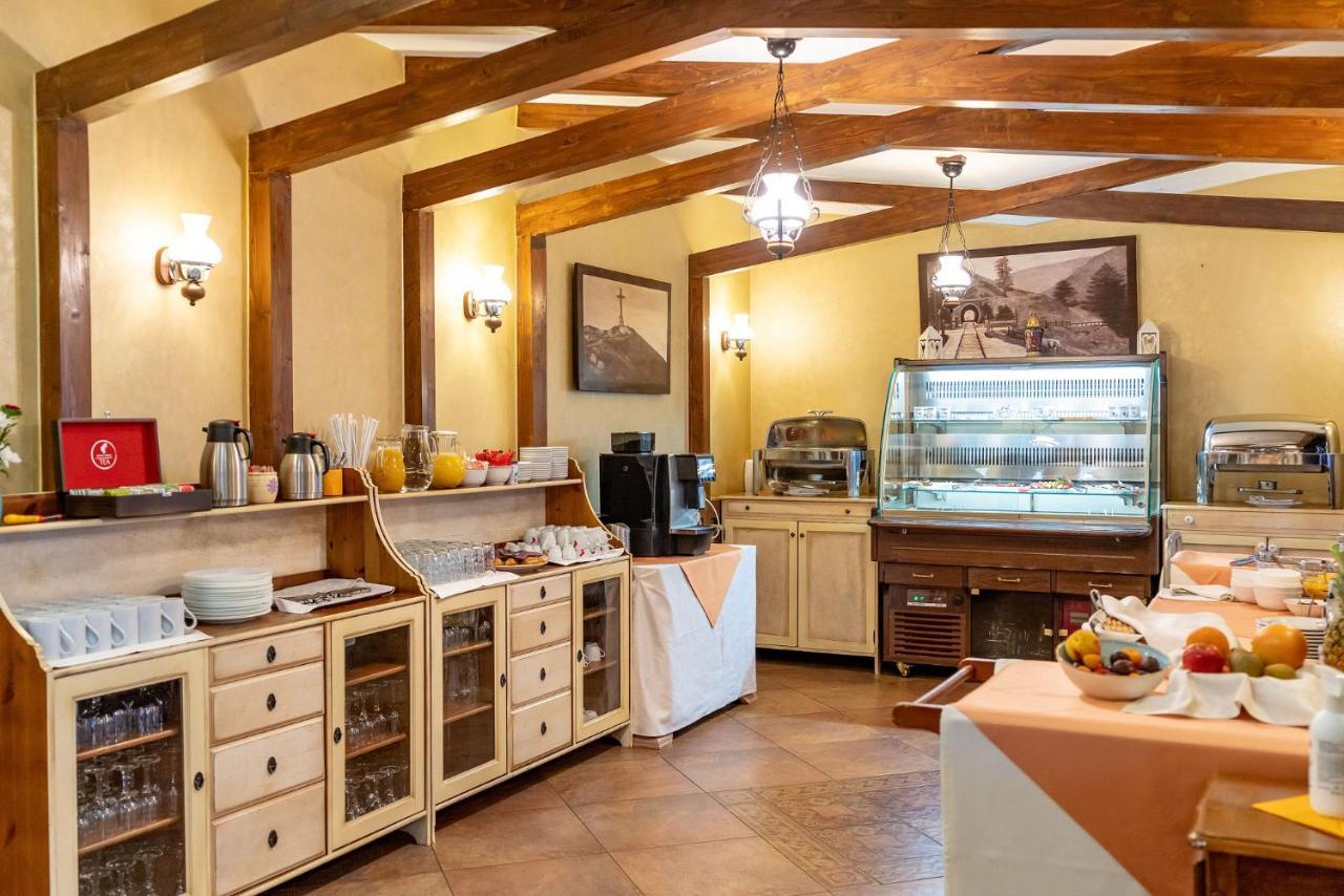 Casa Freya Hotel Busteni Ngoại thất bức ảnh