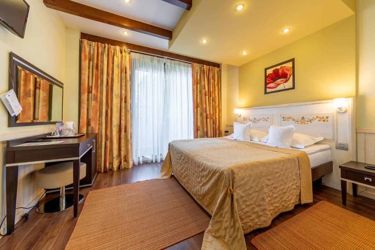 Casa Freya Hotel Busteni Ngoại thất bức ảnh