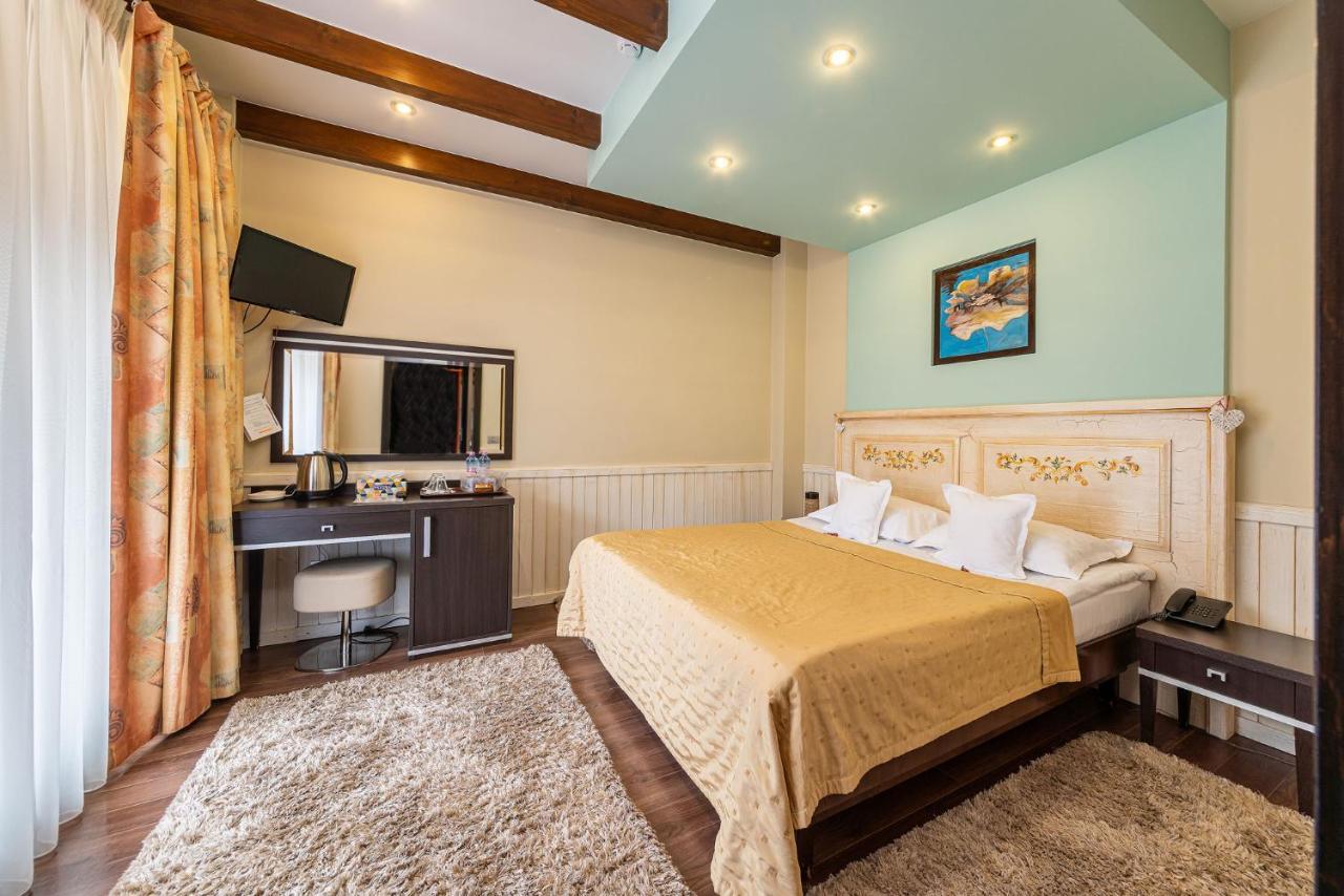 Casa Freya Hotel Busteni Ngoại thất bức ảnh