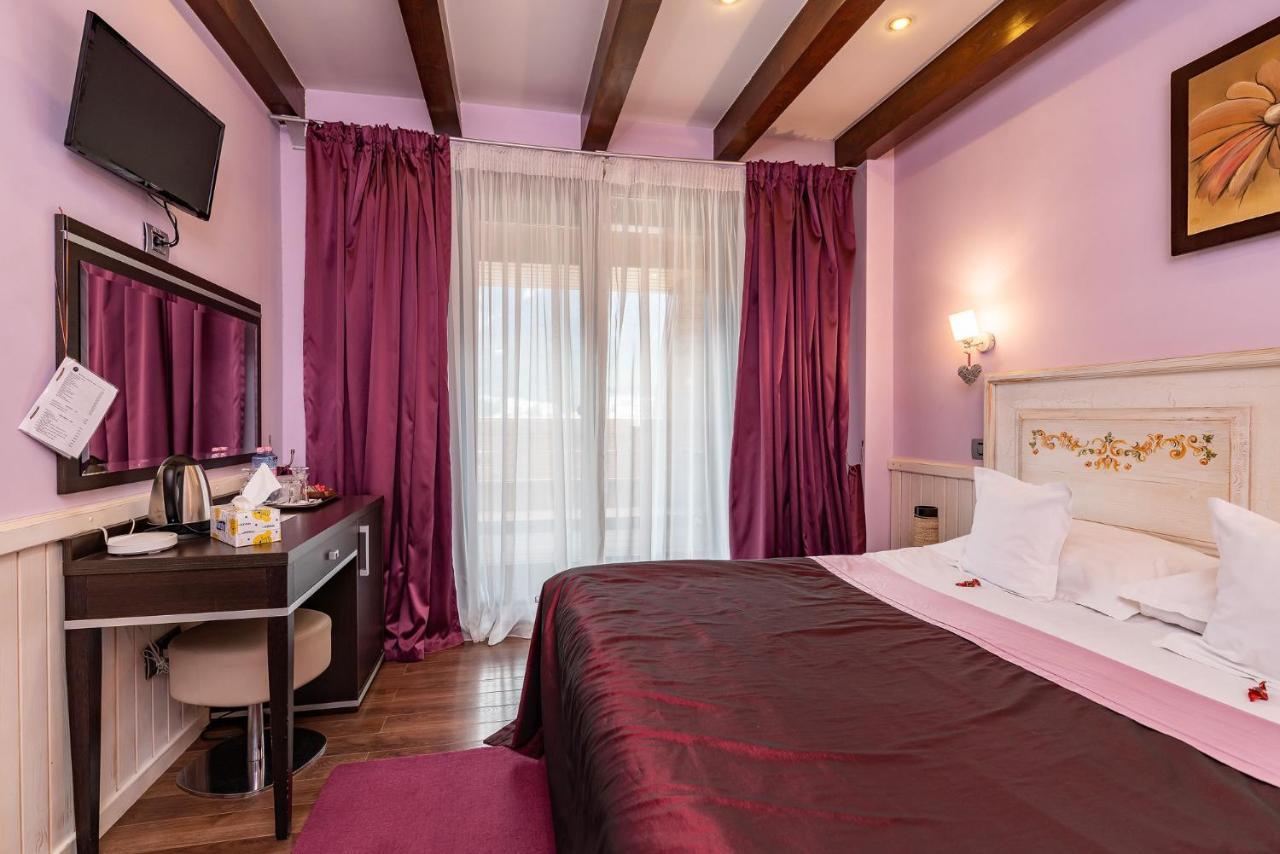 Casa Freya Hotel Busteni Ngoại thất bức ảnh