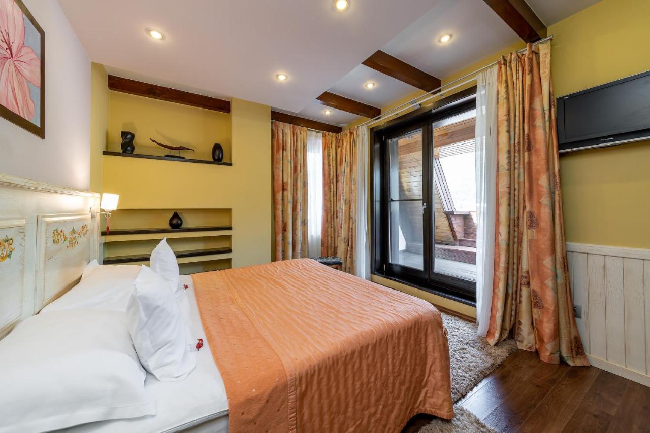 Casa Freya Hotel Busteni Ngoại thất bức ảnh