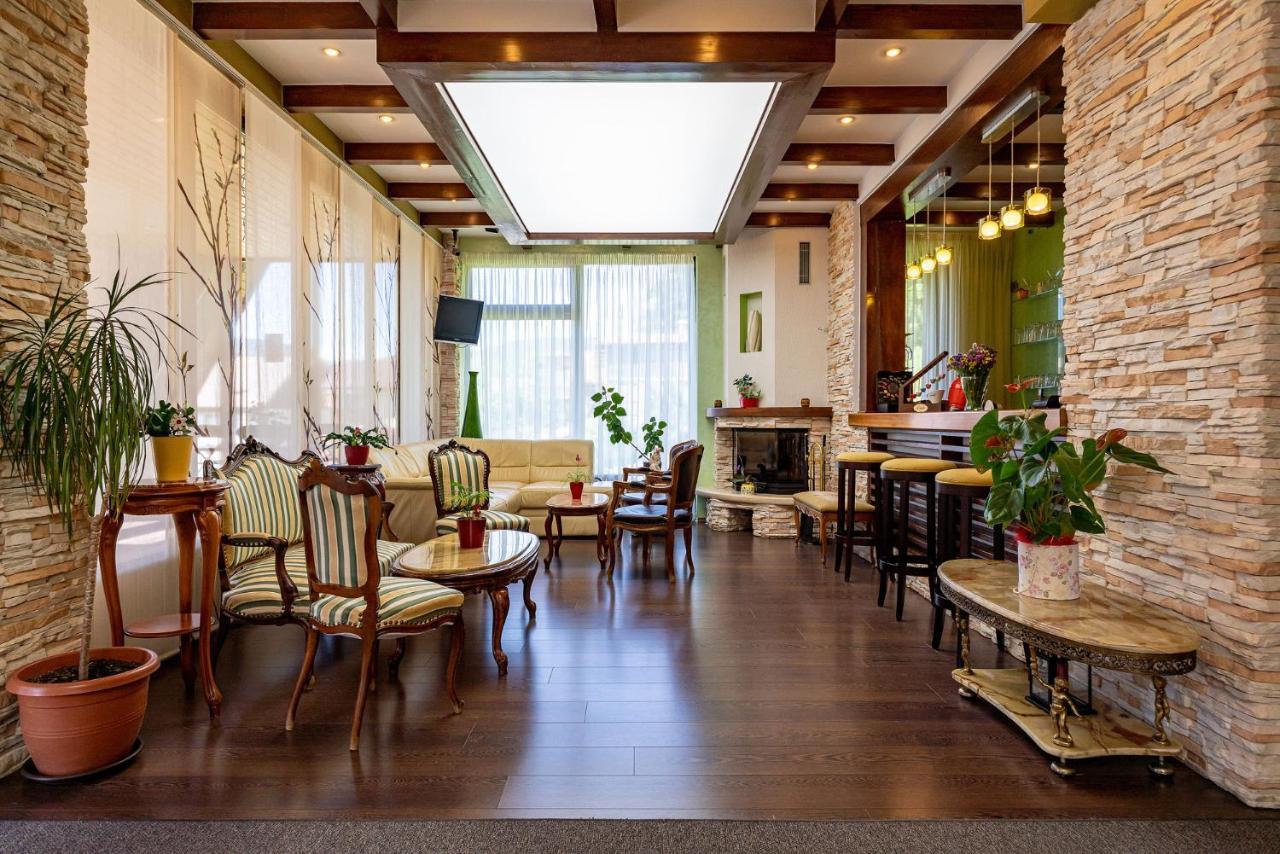 Casa Freya Hotel Busteni Ngoại thất bức ảnh