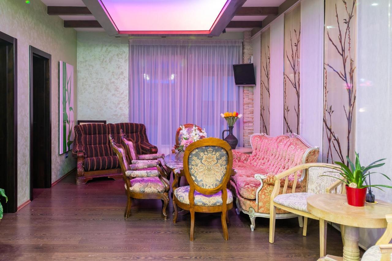 Casa Freya Hotel Busteni Ngoại thất bức ảnh