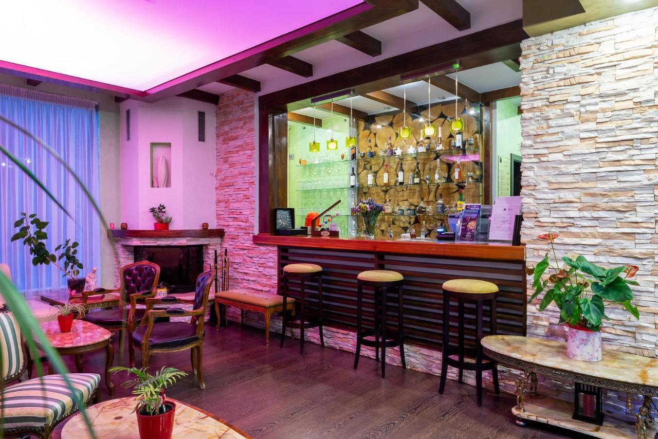 Casa Freya Hotel Busteni Ngoại thất bức ảnh