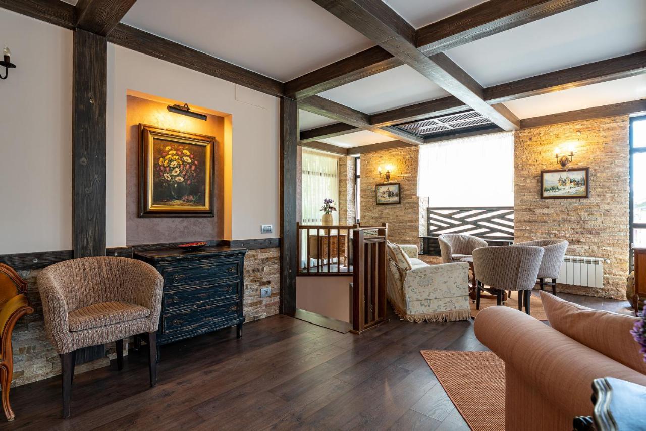 Casa Freya Hotel Busteni Ngoại thất bức ảnh